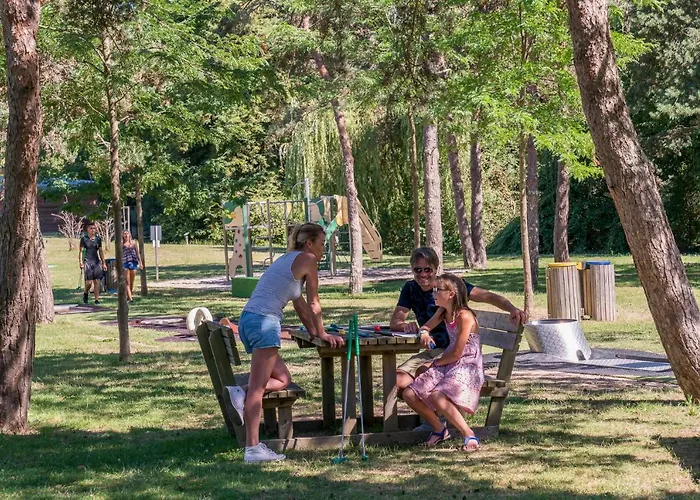 Parque de Campismo Le Petit Port Nantes