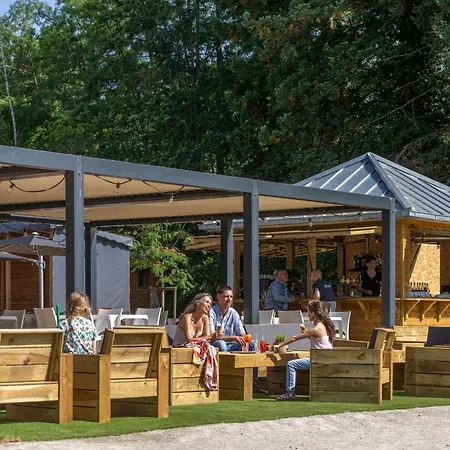 Le Petit Port Parque de Campismo Nantes